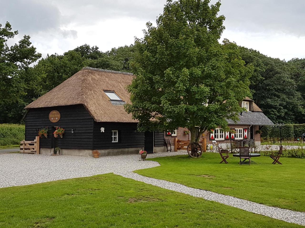 Gasterij Liedorp Bed and Breakfast Lierop Esterno foto